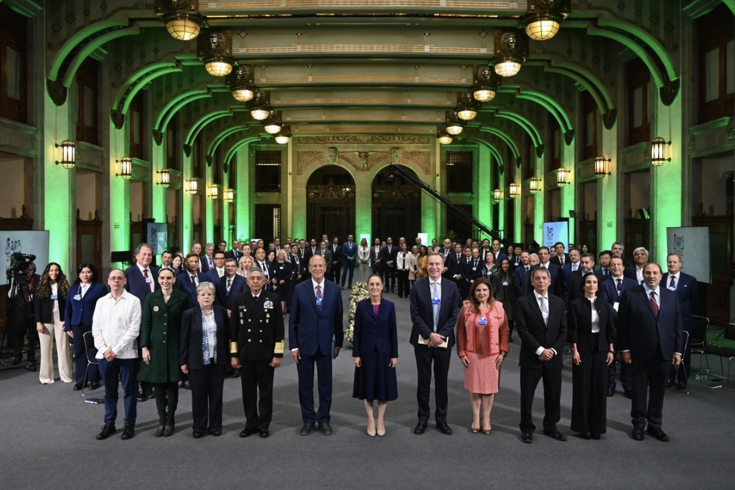 Claudia Sheinbaum presenta el Plan México ante empresarios del Foro Económico Mundial