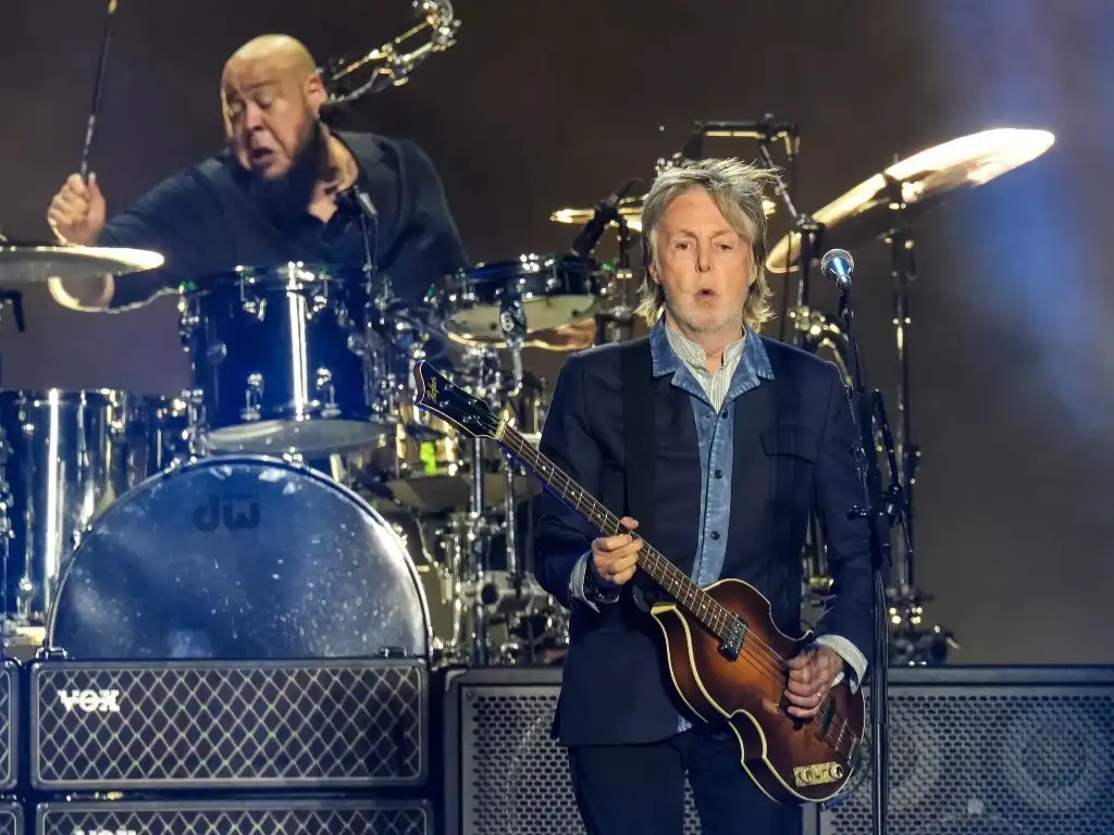 Paul McCartney vuelve a México y emociona a miles en concierto