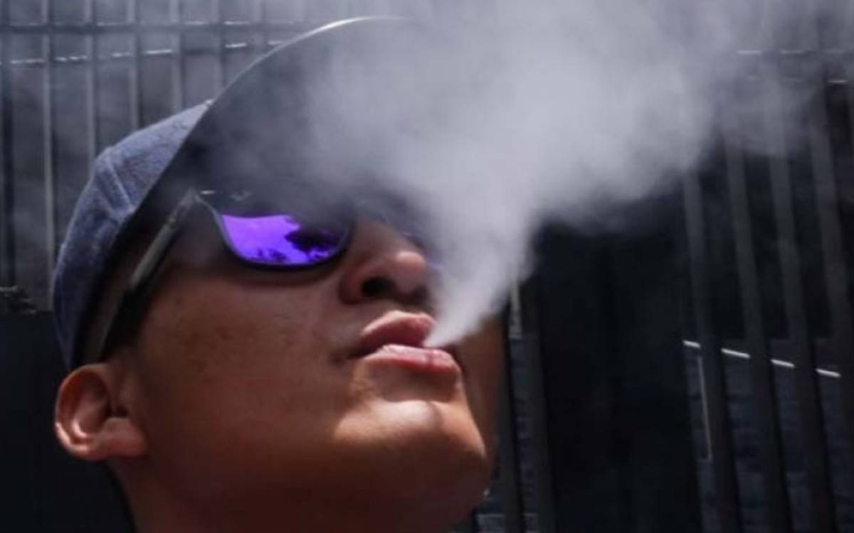 Diputados aprueban prohibición total de vapeadores y cigarrillos electrónicos